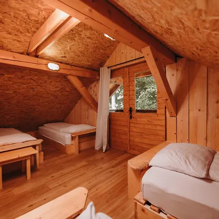 Ranc Mackadam Ranch Mackadam * Tržič