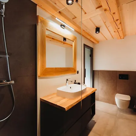 Ranc Mackadam Ranch Mackadam * Tržič