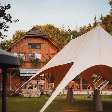 Ranc Mackadam Ranch Mackadam Tržič