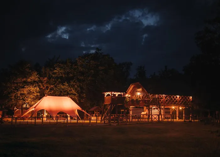 Ranc Mackadam Ranch Mackadam 度假居 Tržič