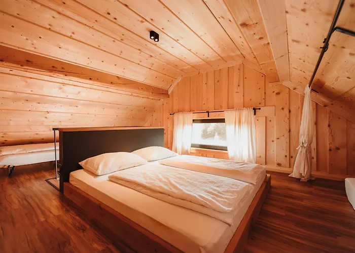 Ranc Mackadam Ranch Mackadam * Tržič